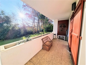 t2 à la vente -   64250  CAMBO LES BAINS, surface 64 m2 vente t2 - UBI464665652